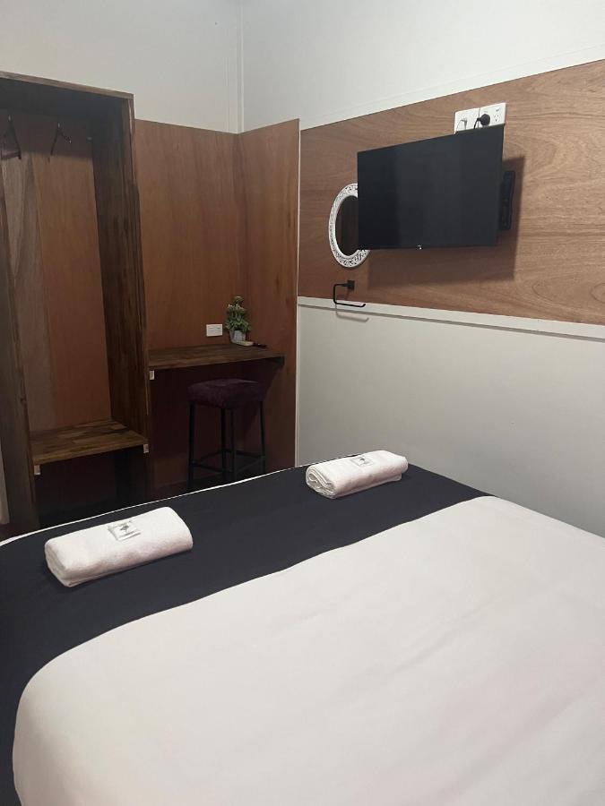 Gin Gin Budget Accommodation Kültér fotó